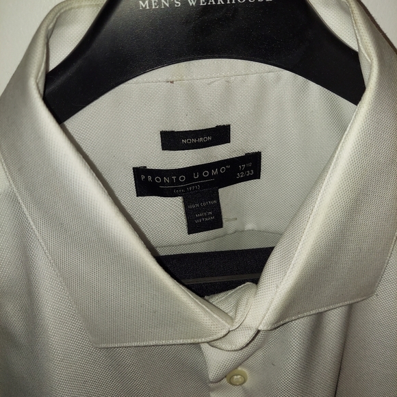 Men's Warehouse-Pronto Uomo wool suit. 44short, 38/30 pants, shirt 17 1/2- 32/33 - Picture 7 of 8